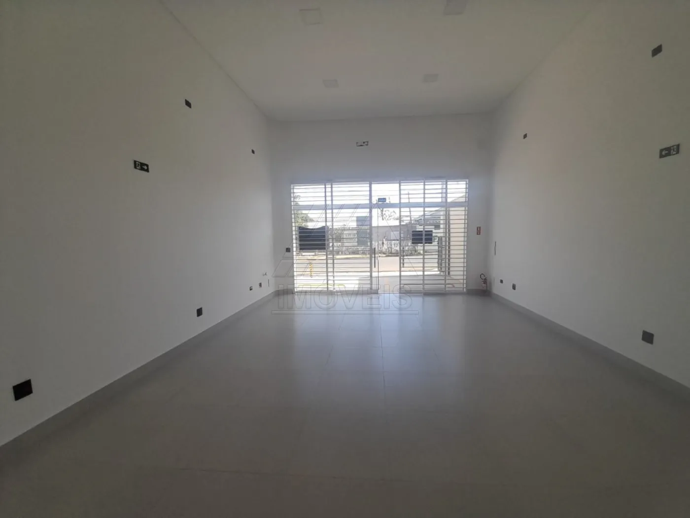 Alugar Comercial / Sala em Santa Bárbara D`Oeste R$ 2.300,00 - Foto 1